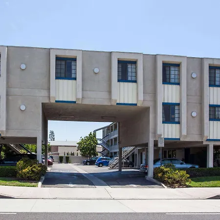 Days Inn By Wyndham Orange Anaheim